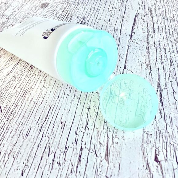 Dr. Brandt prebiotic Clean biotic yogurt cleanser. BNIB AND SEALED - Picture 7 of 10